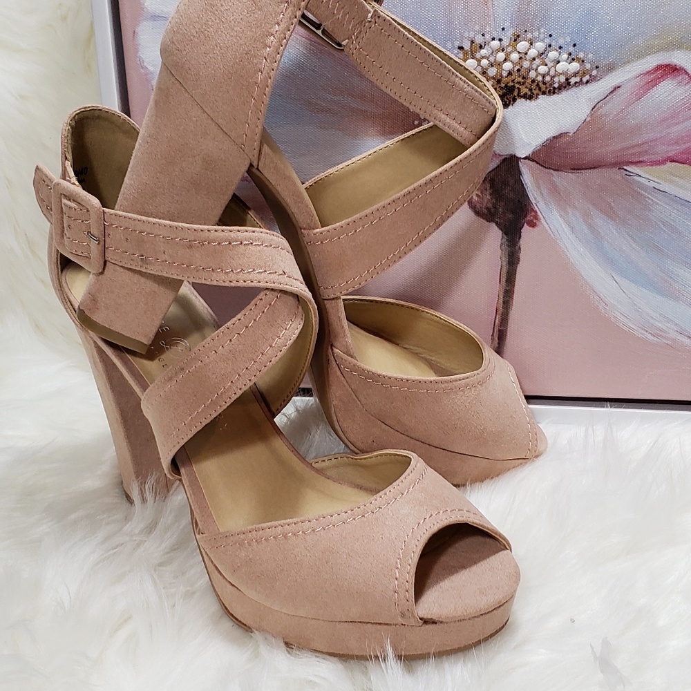 Shoes - Picture 6 of 10